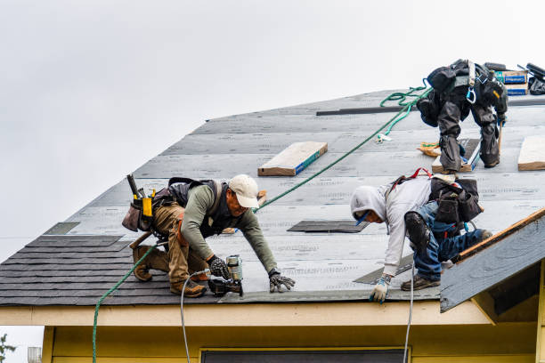 Professional Gutter Installation technician working in Fairfield, ND